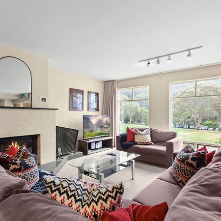 Village Green 2 Bedroom Loft Townhouse With Views Fireplace And Garage Parking เทรดโบ ภายนอก รูปภาพ