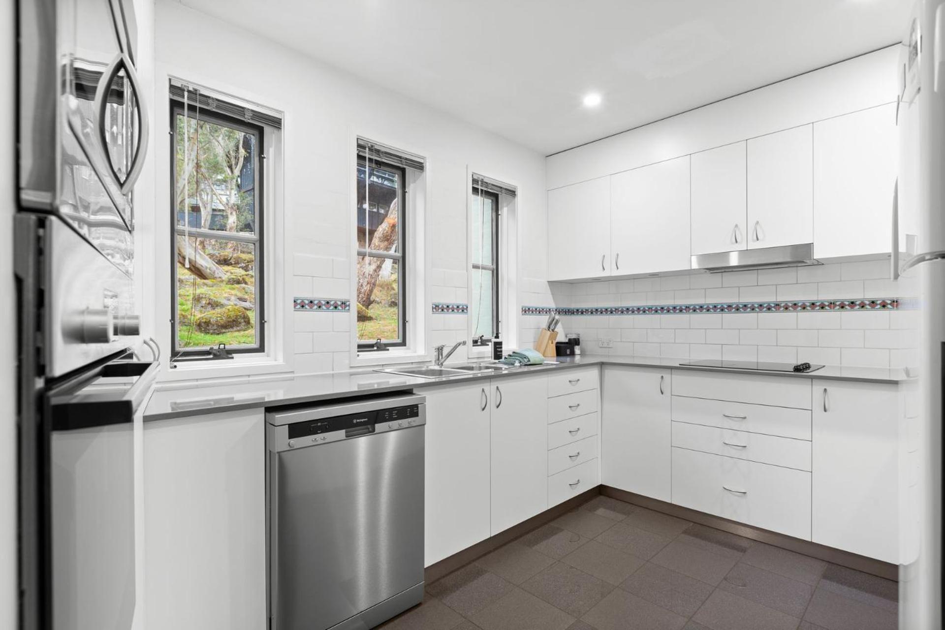 Village Green 2 Bedroom Loft Townhouse With Views Fireplace And Garage Parking เทรดโบ ภายนอก รูปภาพ