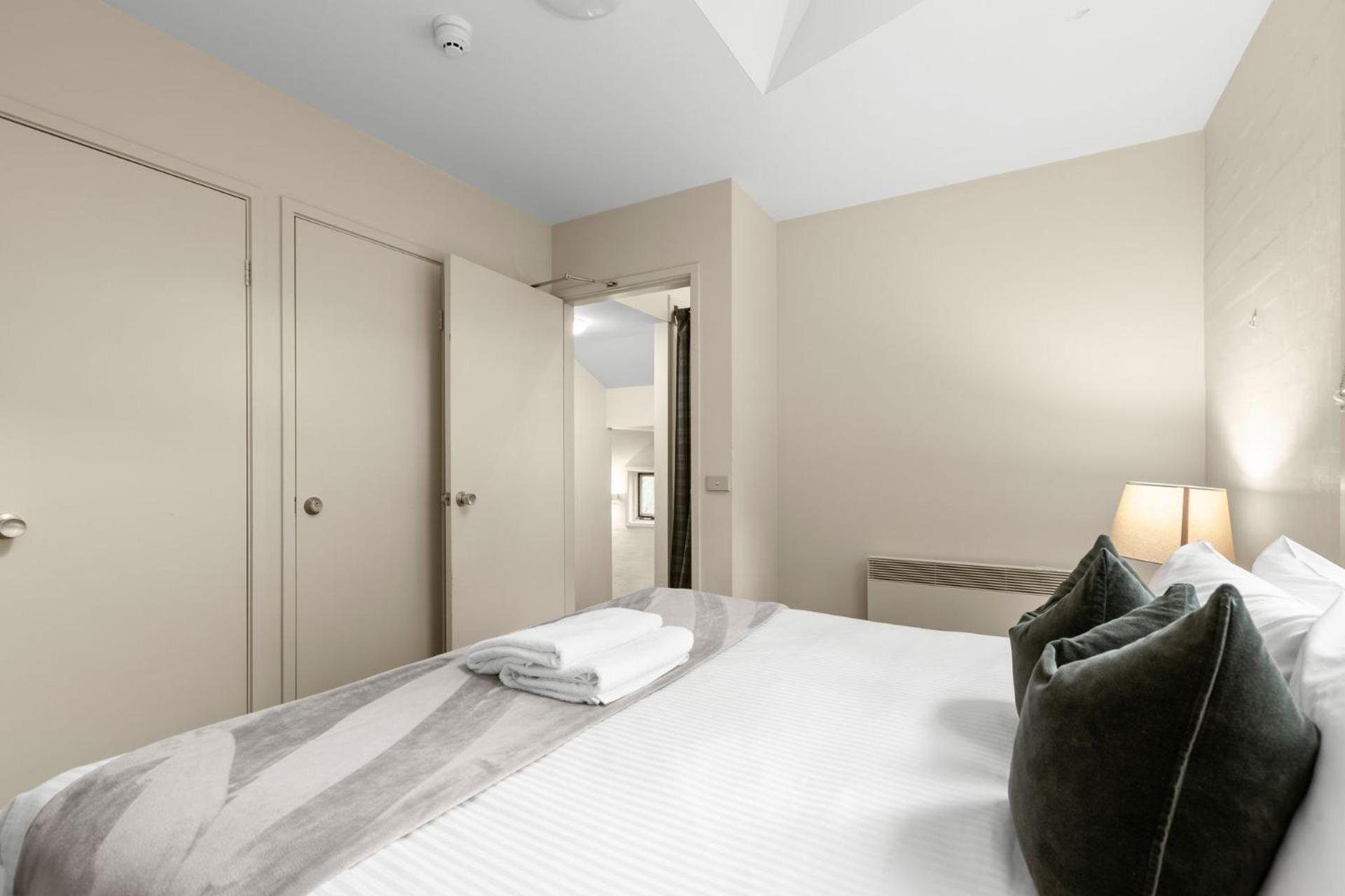 Village Green 2 Bedroom Loft Townhouse With Views Fireplace And Garage Parking เทรดโบ ภายนอก รูปภาพ